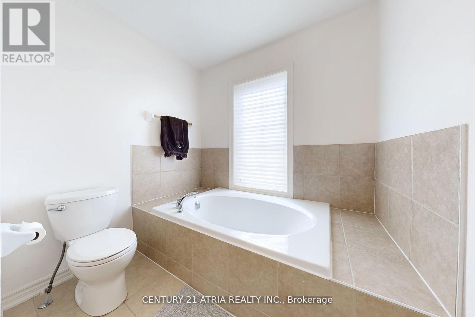 17 Cathedral High Street, Markham, ON - Indoor Photo Showing Bathroom