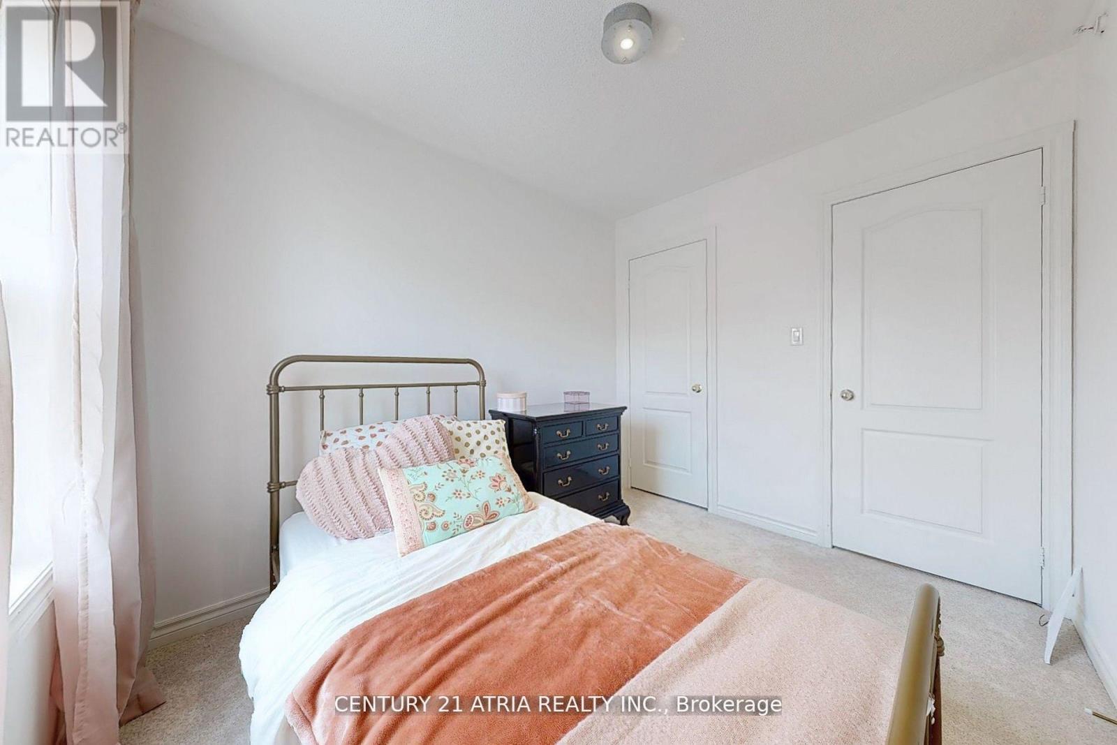 17 Cathedral High Street, Markham, ON - Indoor Photo Showing Bedroom