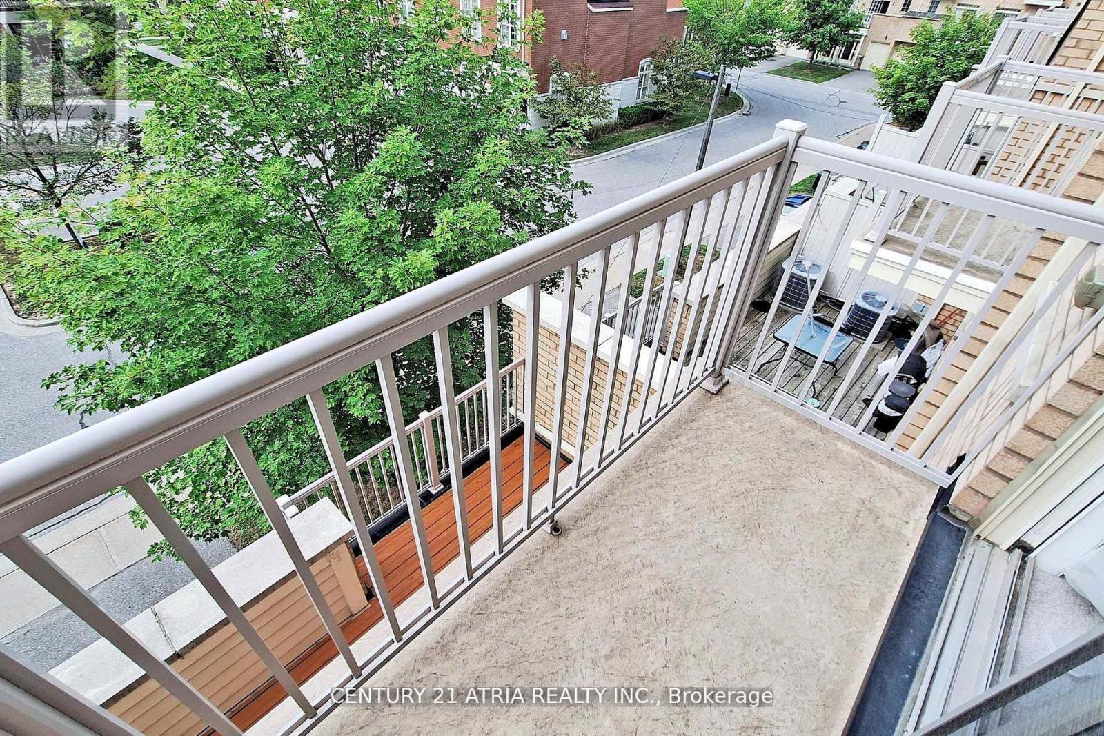 17 Cathedral High Street, Markham, ON - Outdoor