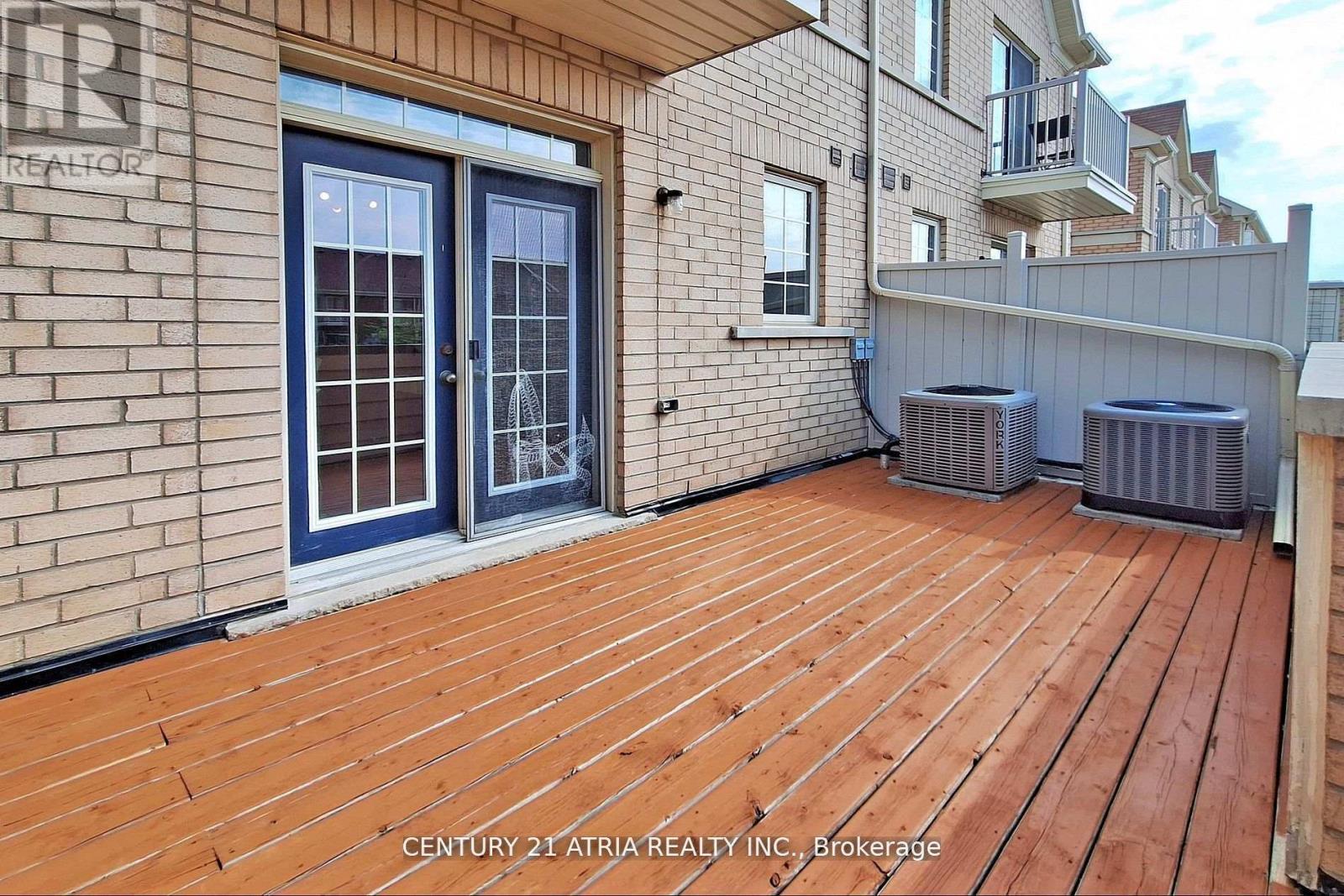 17 Cathedral High Street, Markham, ON - Outdoor With Exterior