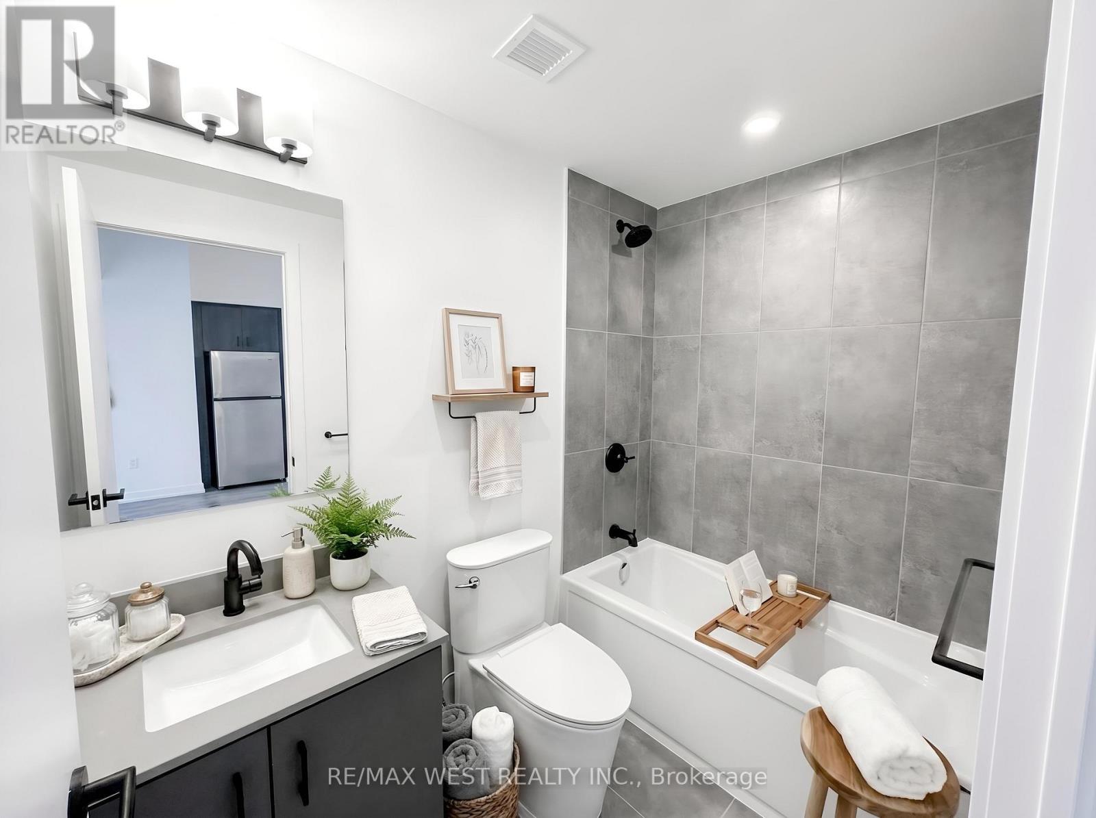 433 - 4878 Powers Common, Burlington, ON - Indoor Photo Showing Bathroom