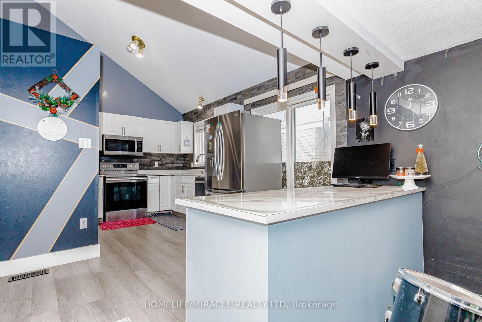 125 Hawkins Drive, Cambridge, ON - Indoor Photo Showing Kitchen