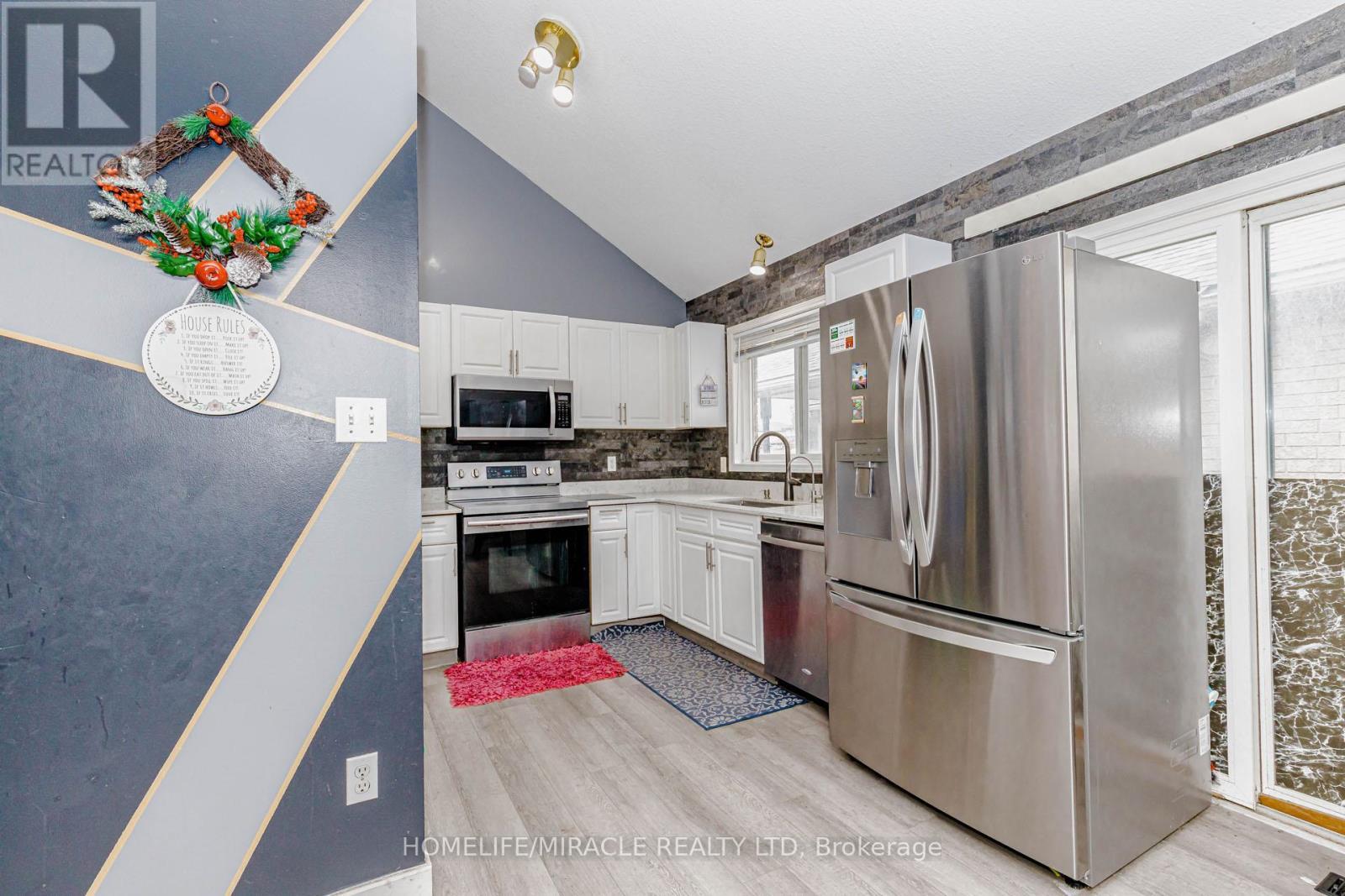 125 Hawkins Drive, Cambridge, ON - Indoor Photo Showing Kitchen