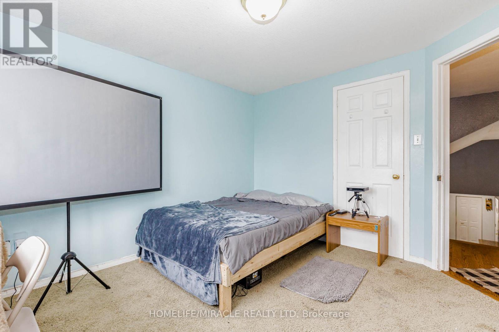 125 Hawkins Drive, Cambridge, ON - Indoor Photo Showing Bedroom