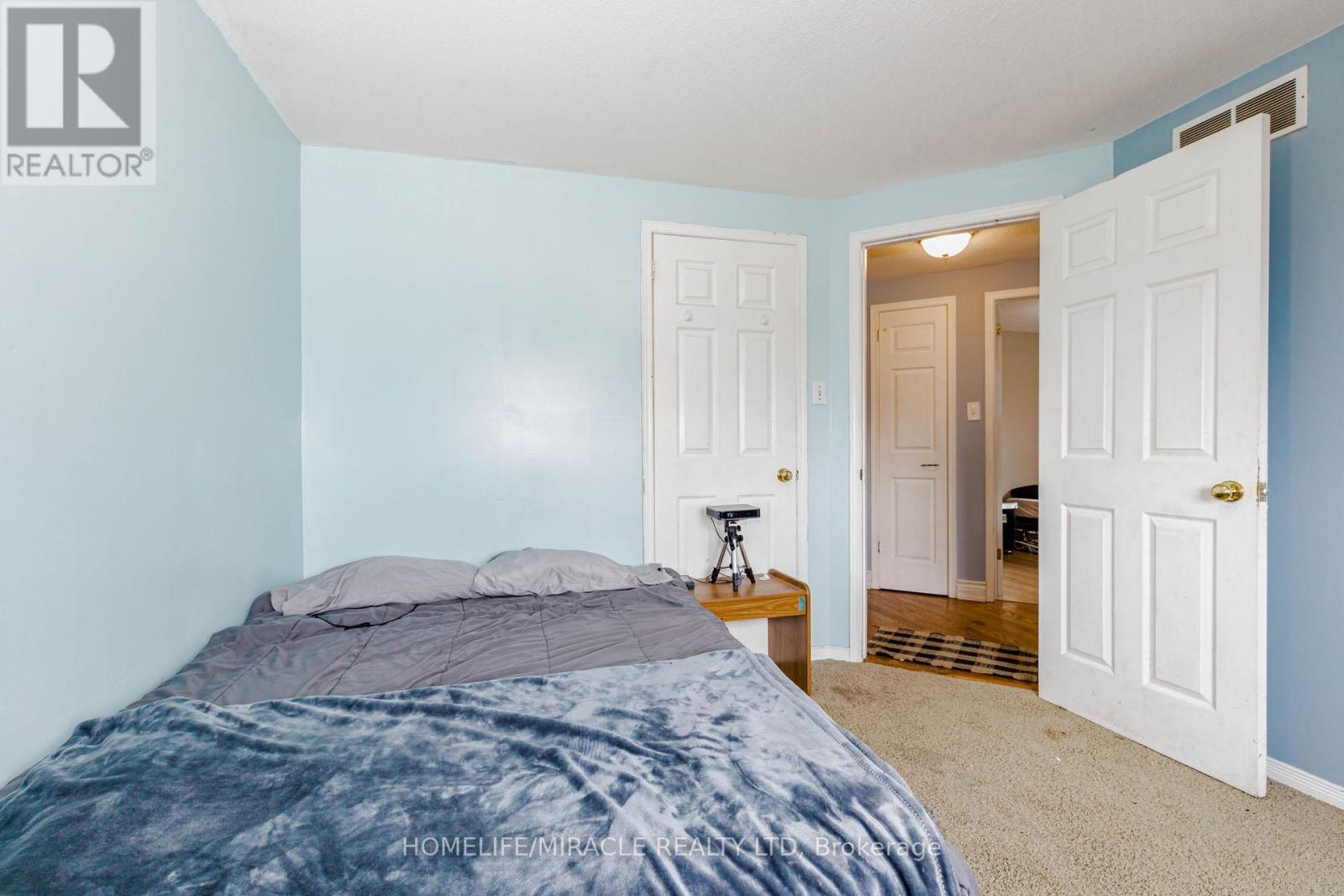 125 Hawkins Drive, Cambridge, ON - Indoor Photo Showing Bedroom