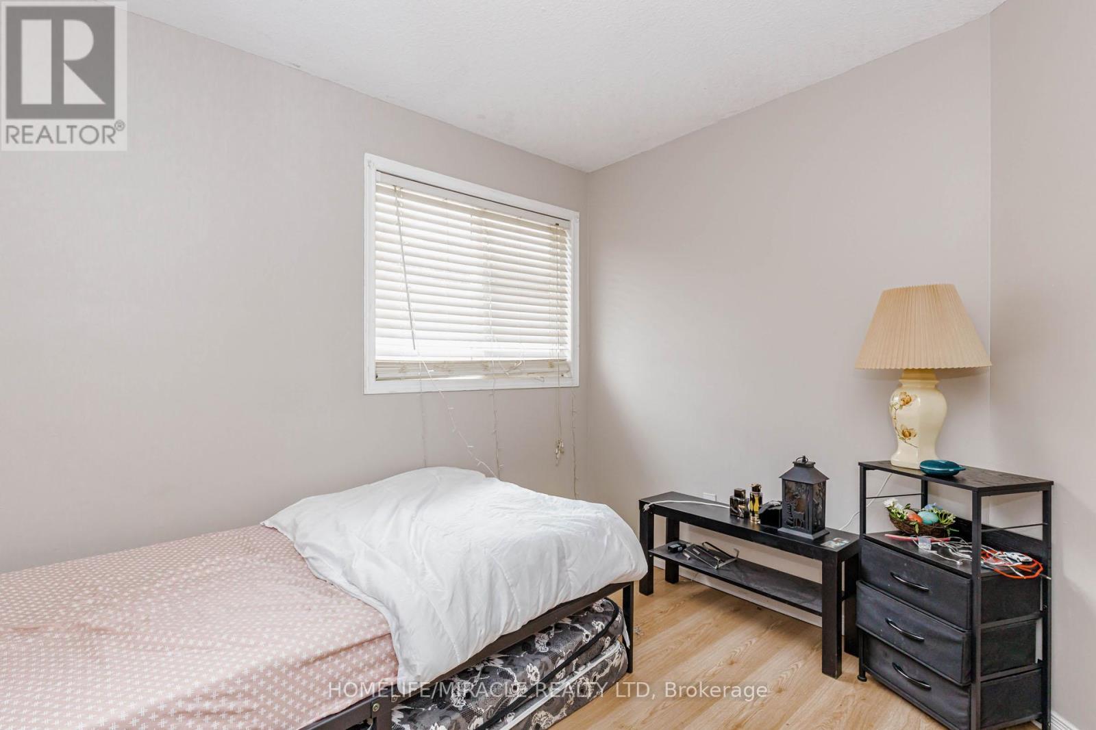 125 Hawkins Drive, Cambridge, ON - Indoor Photo Showing Bedroom