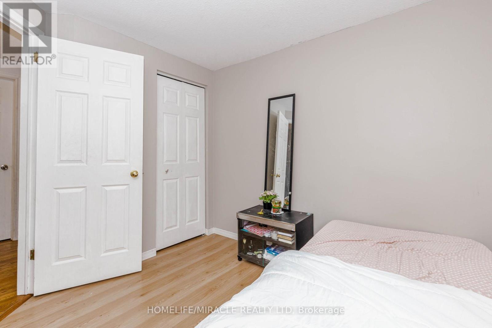 125 Hawkins Drive, Cambridge, ON - Indoor Photo Showing Bedroom