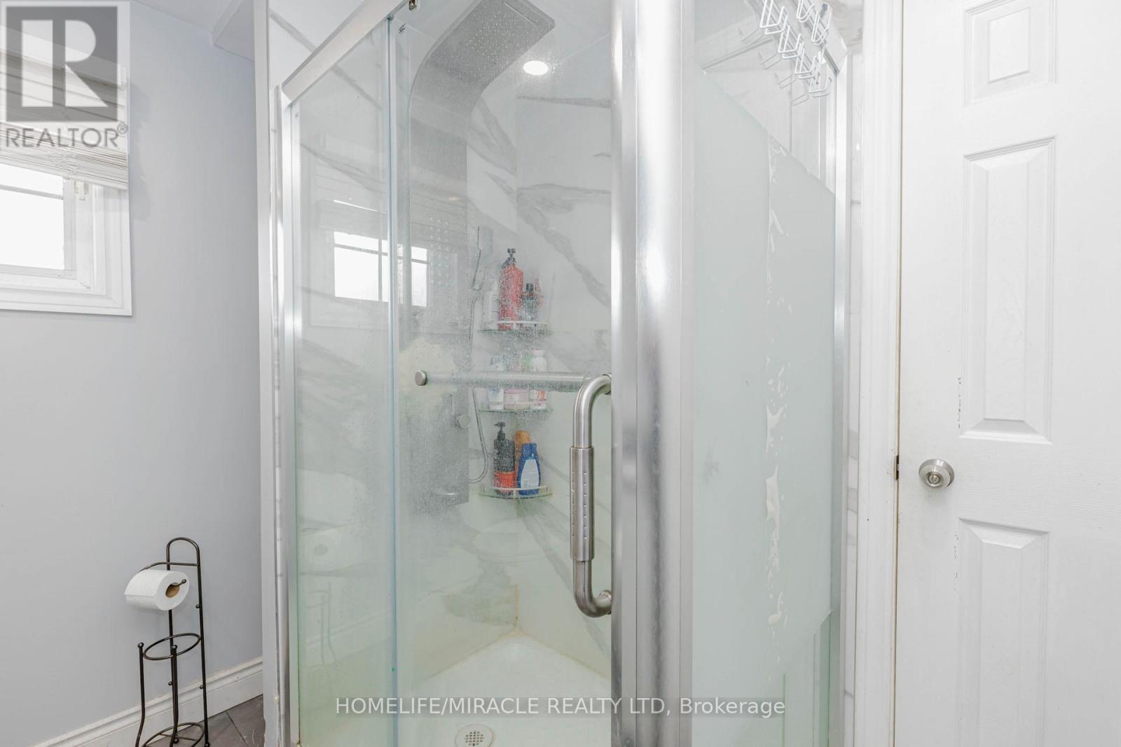 125 Hawkins Drive, Cambridge, ON - Indoor Photo Showing Bathroom