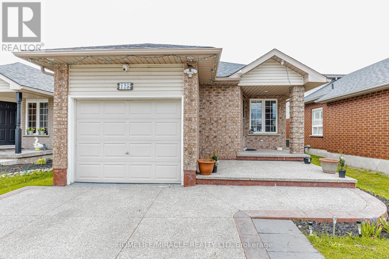 125 Hawkins Drive, Cambridge, ON - Outdoor