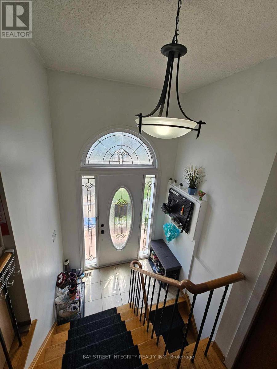 4011 Bishopstoke Lane, Mississauga, ON - Indoor Photo Showing Other Room