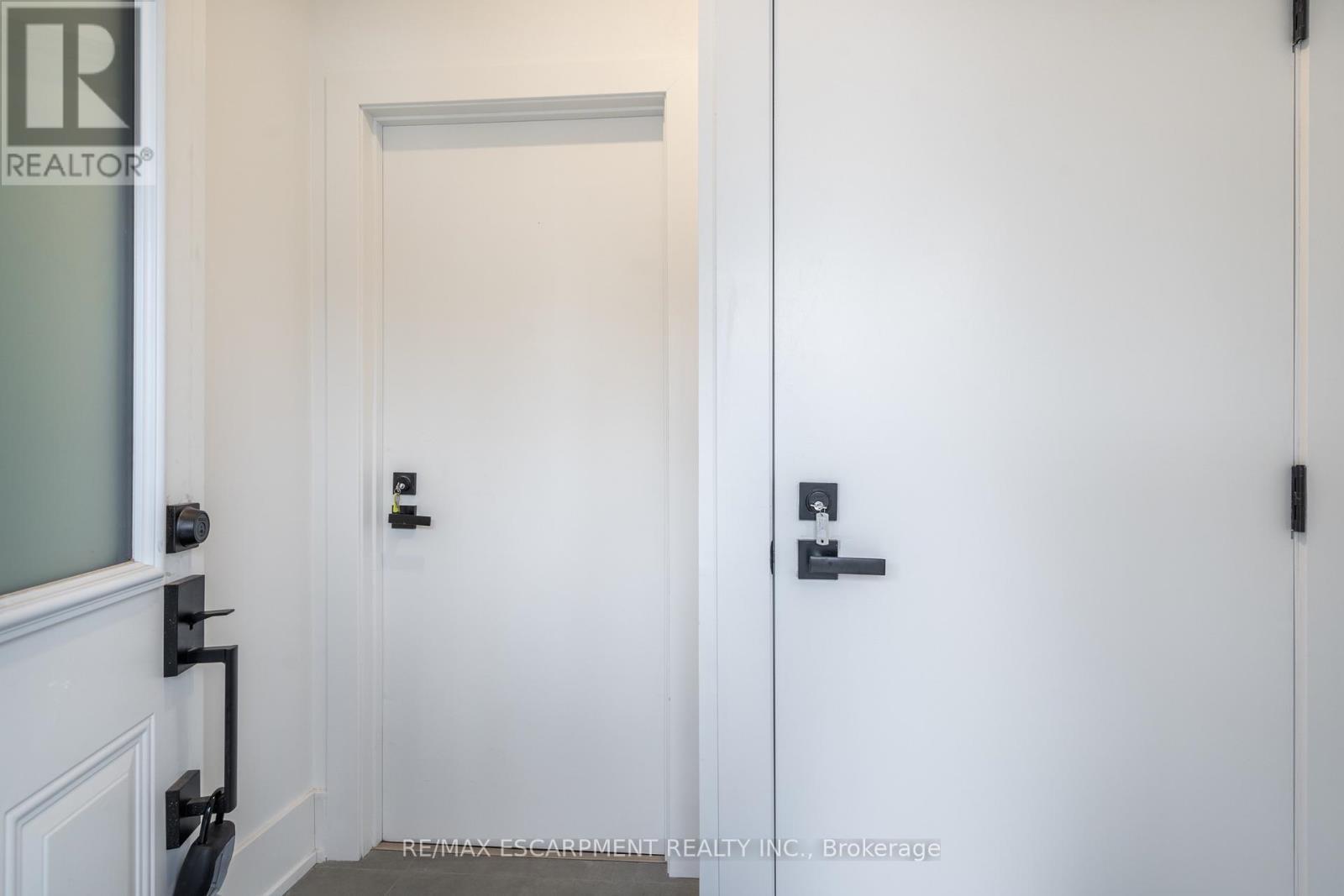 204 Balsam Avenue, Hamilton, ON - Photo Showing Other Room