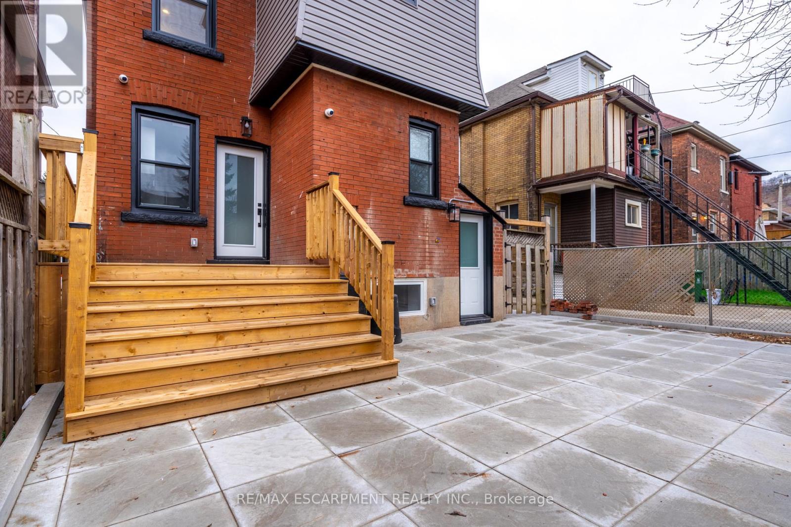 204 Balsam Avenue, Hamilton, ON - Outdoor With Exterior
