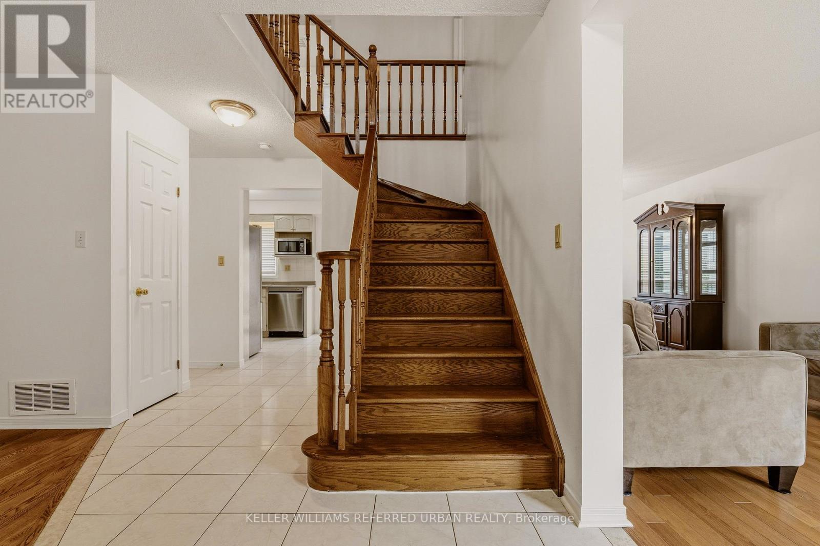 90 Lynette Drive, Hamilton, ON - Indoor Photo Showing Other Room
