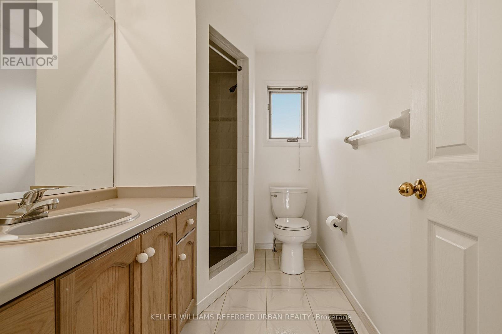 90 Lynette Drive, Hamilton, ON - Indoor Photo Showing Bathroom