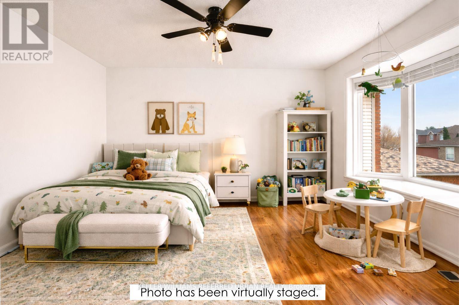 90 Lynette Drive, Hamilton, ON - Indoor Photo Showing Bedroom