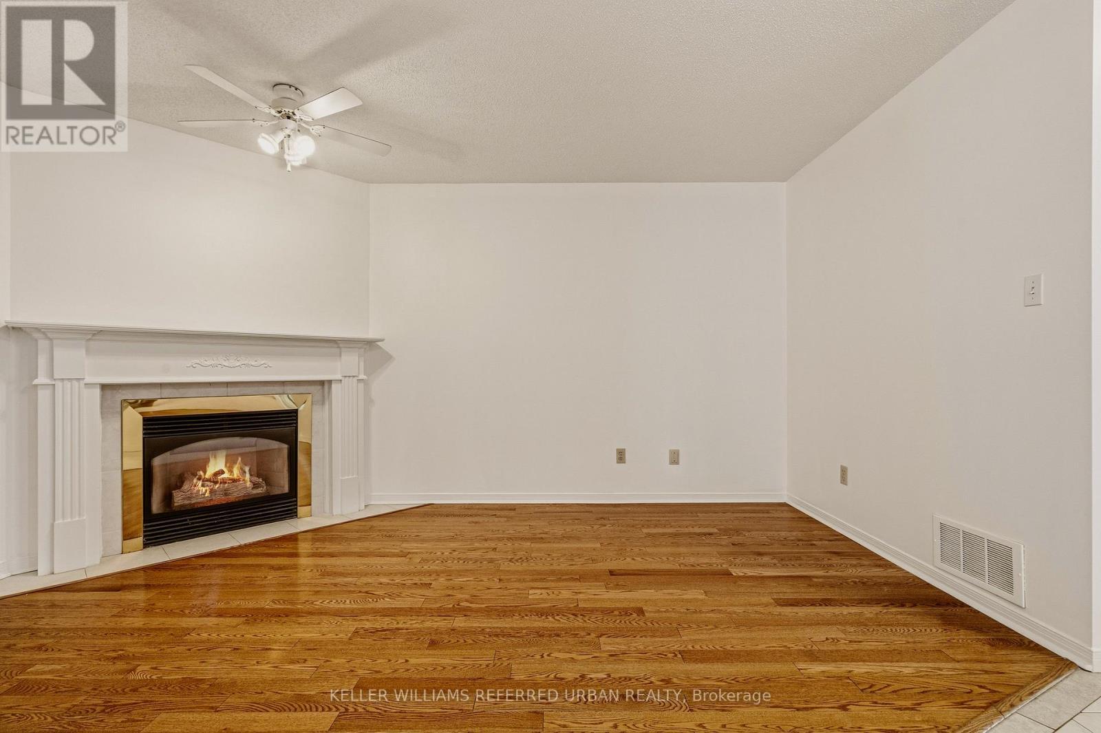 90 Lynette Drive, Hamilton, ON - Indoor With Fireplace