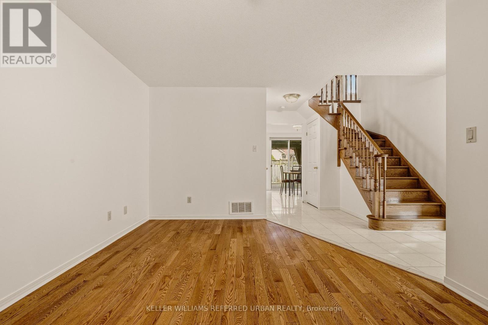 90 Lynette Drive, Hamilton, ON - Indoor Photo Showing Other Room