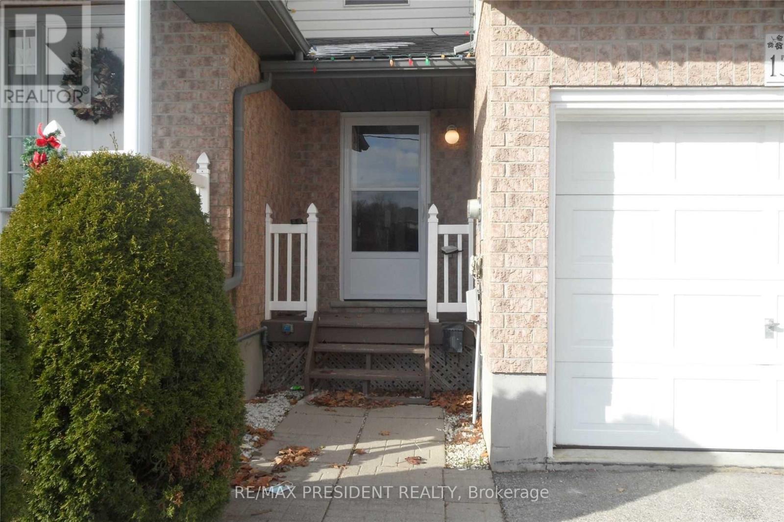 135 Activa Avenue, Kitchener, ON - Outdoor With Exterior