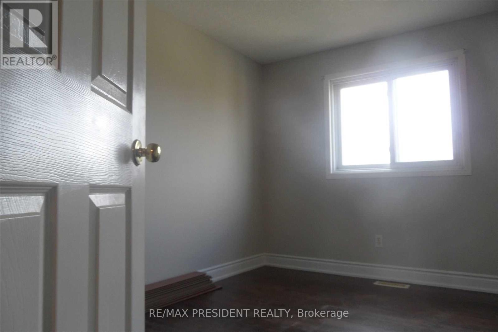 135 Activa Avenue, Kitchener, ON - Indoor Photo Showing Other Room