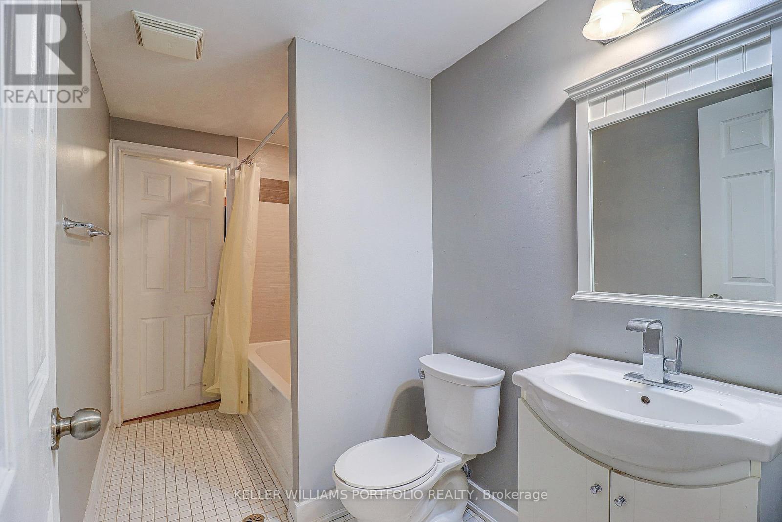 Lower Level - 962 Willowdale Avenue, Oshawa, ON - Indoor Photo Showing Bathroom