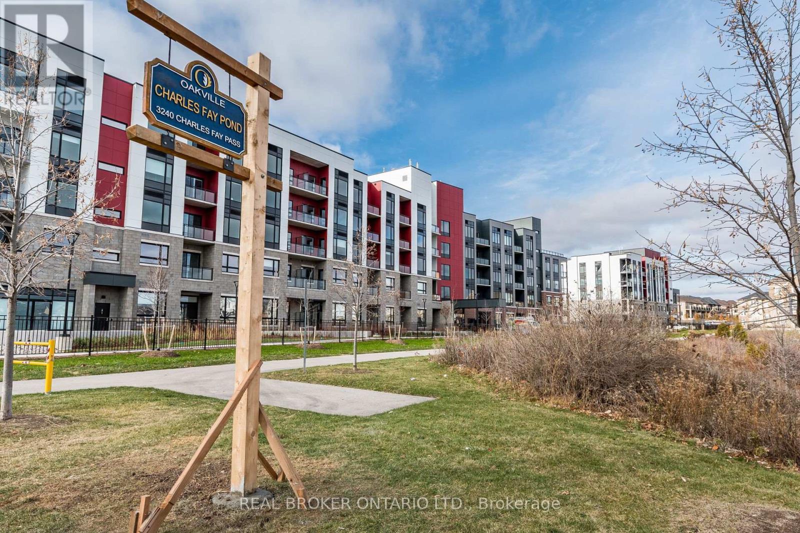 412 - 3265 Carding Mill Trail, Oakville, ON - Outdoor With Balcony With Facade