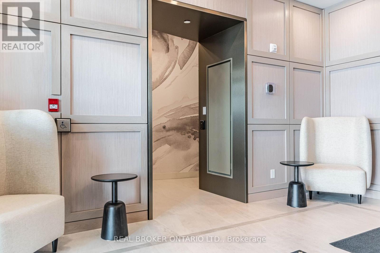 412 - 3265 Carding Mill Trail, Oakville, ON - Indoor Photo Showing Other Room