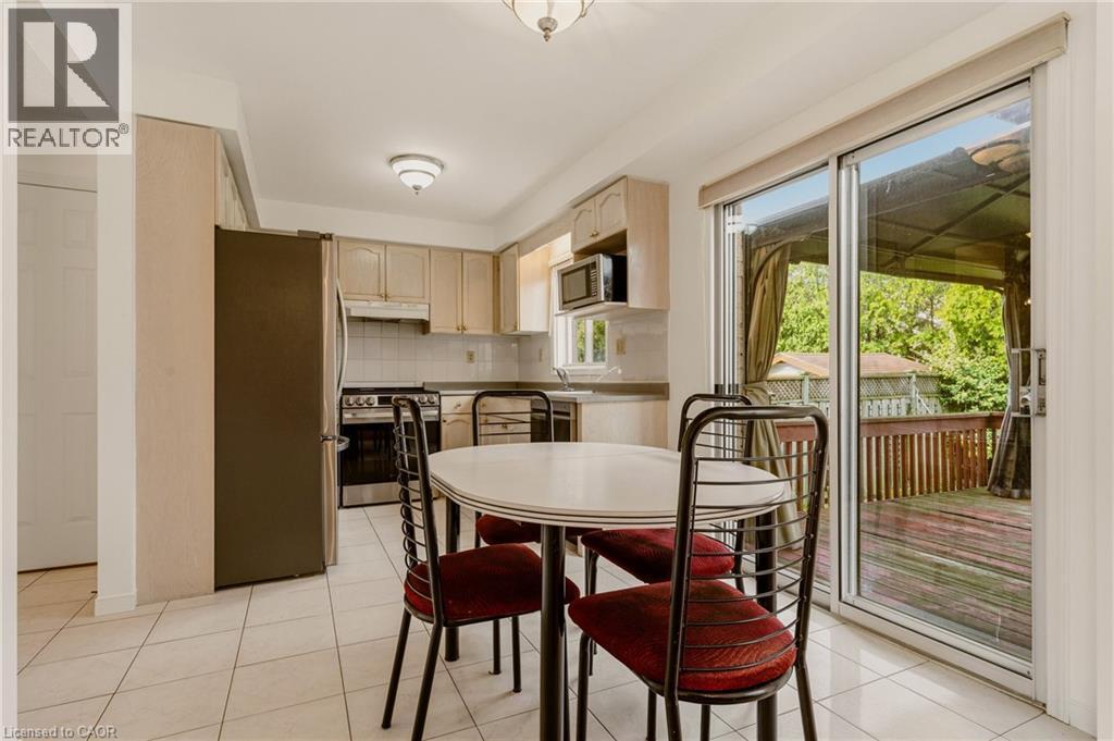 90 Lynnette Drive, Hamilton, ON - Indoor Photo Showing Other Room