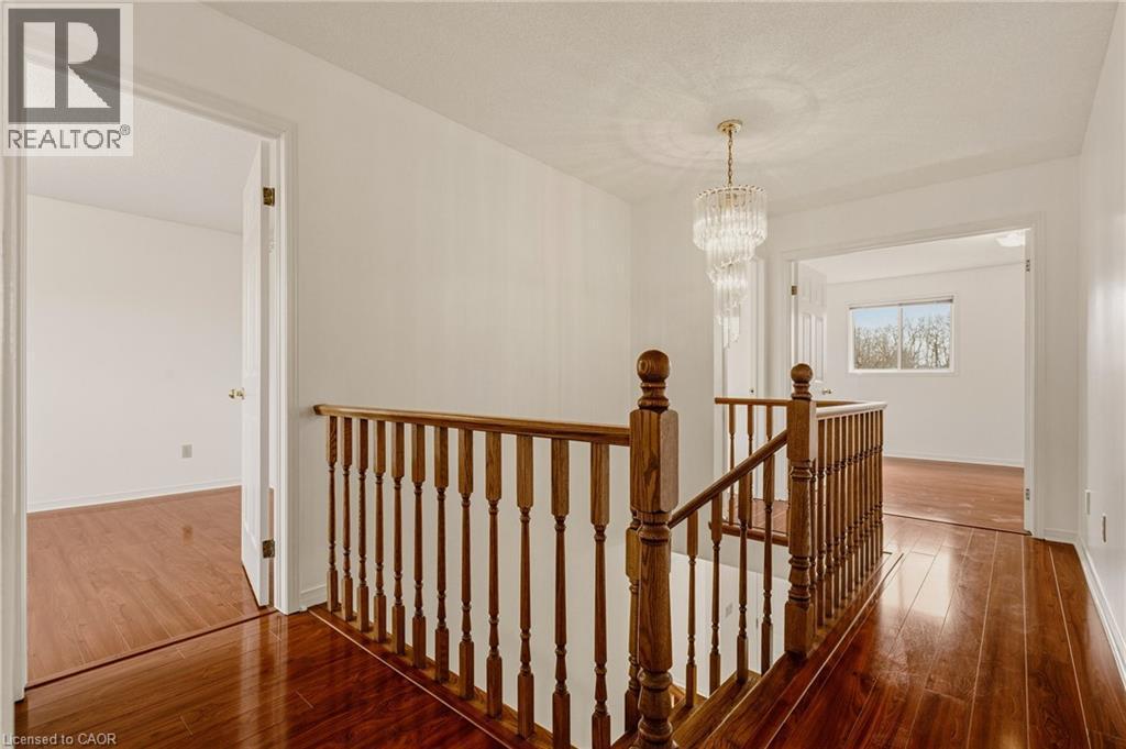 90 Lynnette Drive, Hamilton, ON - Indoor Photo Showing Other Room