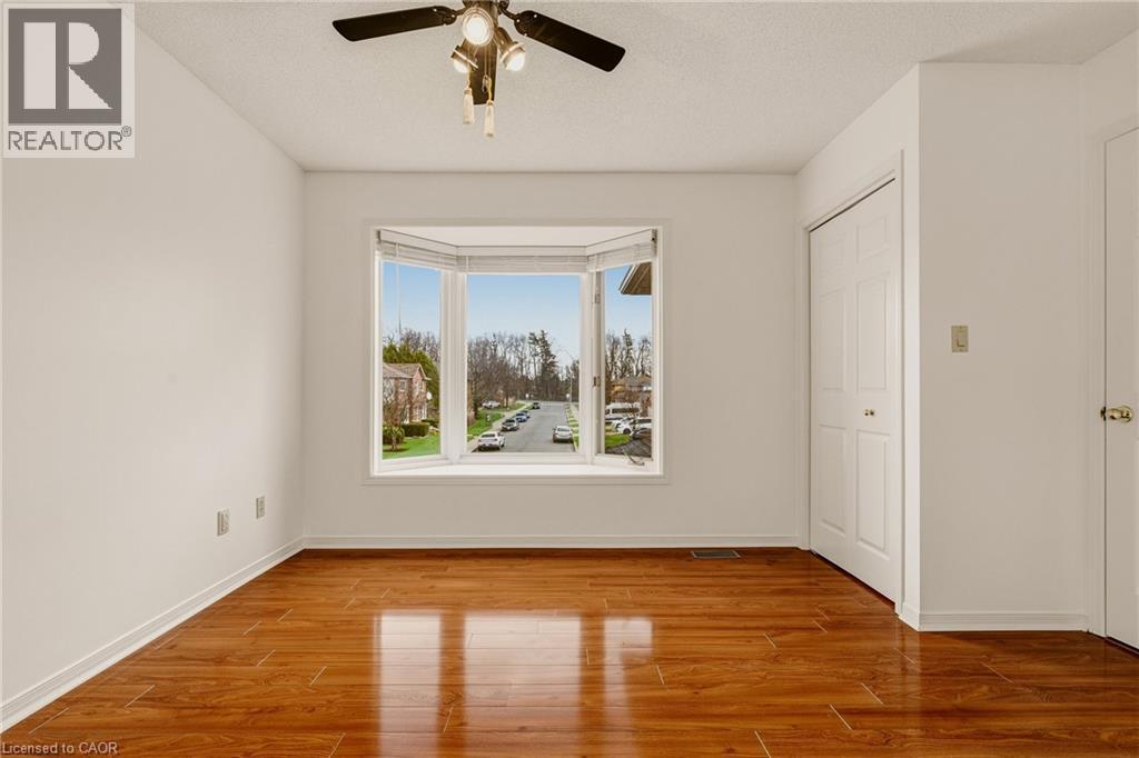 90 Lynnette Drive, Hamilton, ON - Indoor Photo Showing Other Room