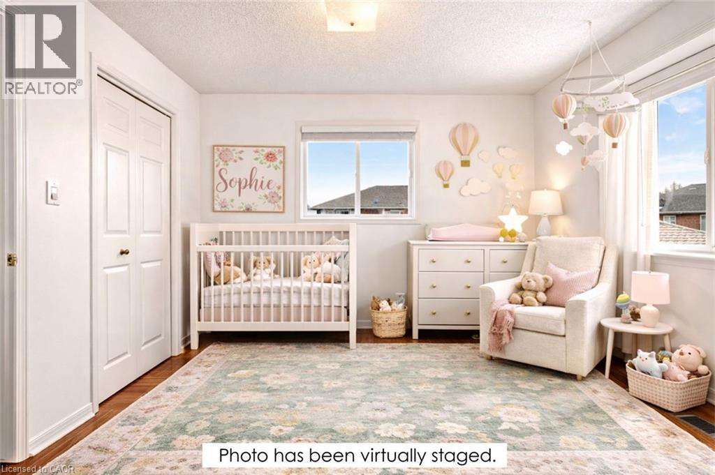 90 Lynnette Drive, Hamilton, ON - Indoor Photo Showing Bedroom
