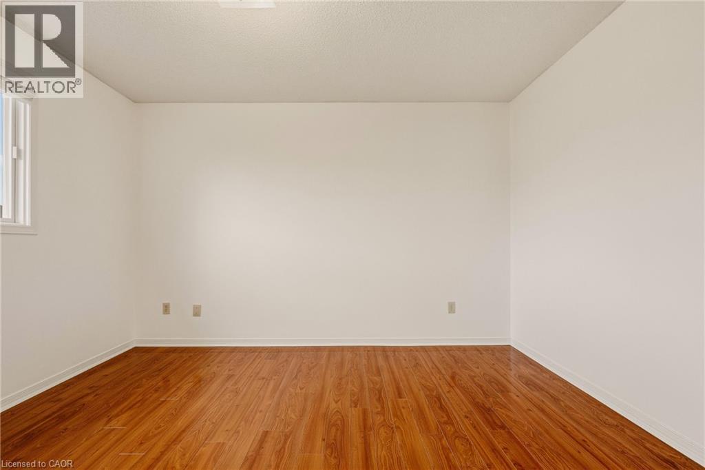 90 Lynnette Drive, Hamilton, ON - Indoor Photo Showing Other Room