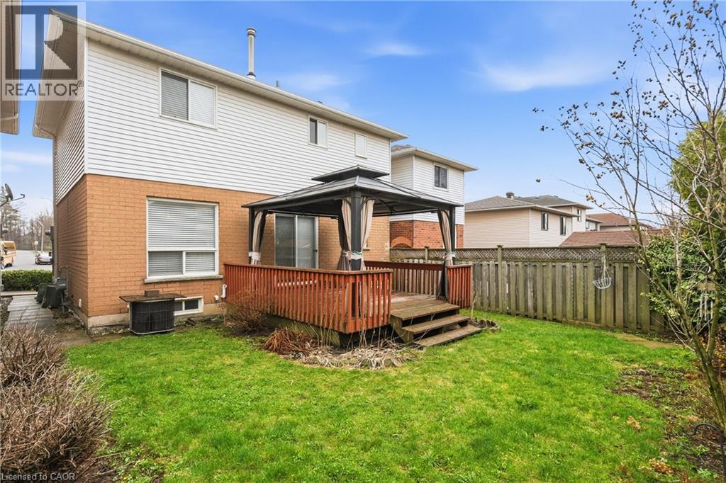 90 Lynnette Drive, Hamilton, ON - Outdoor With Deck Patio Veranda