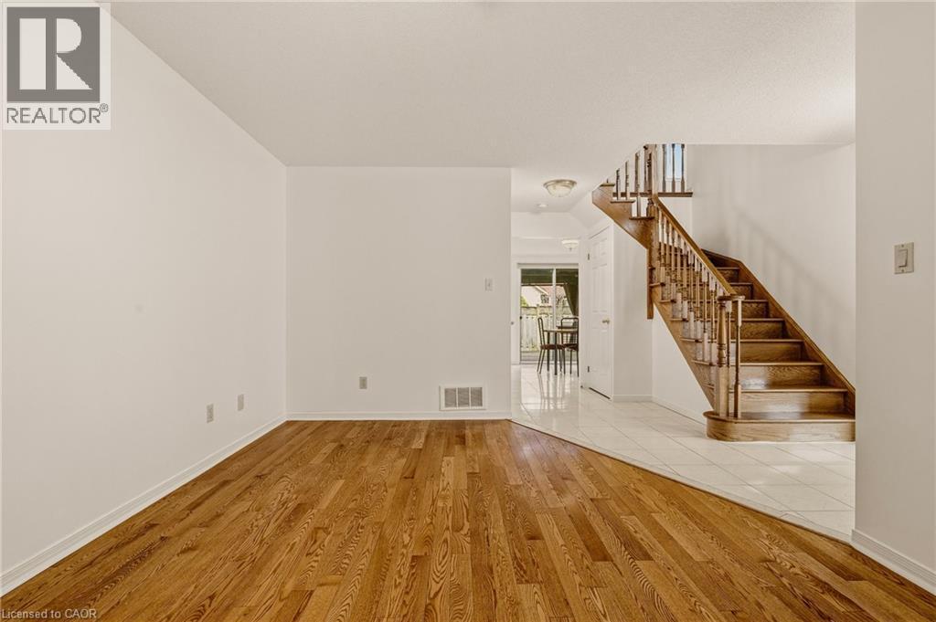 90 Lynnette Drive, Hamilton, ON - Indoor Photo Showing Other Room