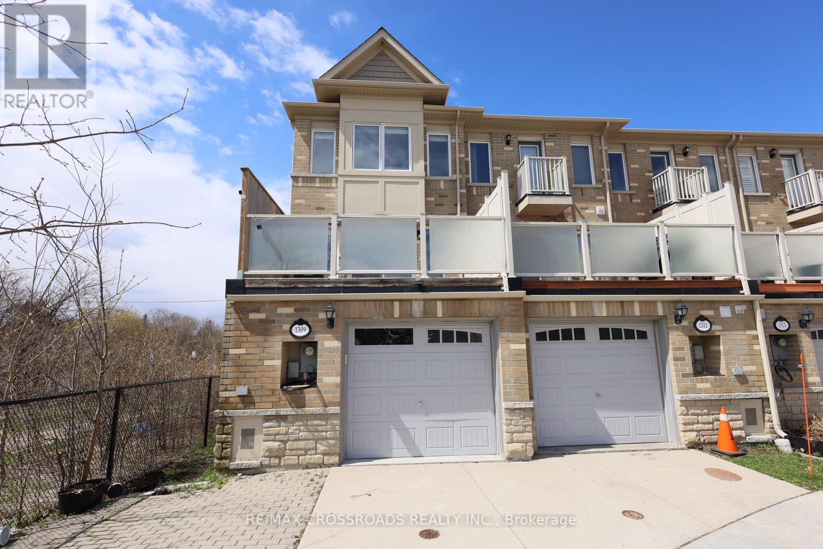 1309 Danforth Road, Toronto, ON - Outdoor