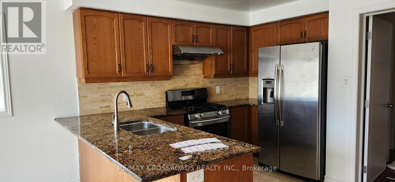 1309 Danforth Road, Toronto, ON - Indoor Photo Showing Kitchen With Double Sink With Upgraded Kitchen