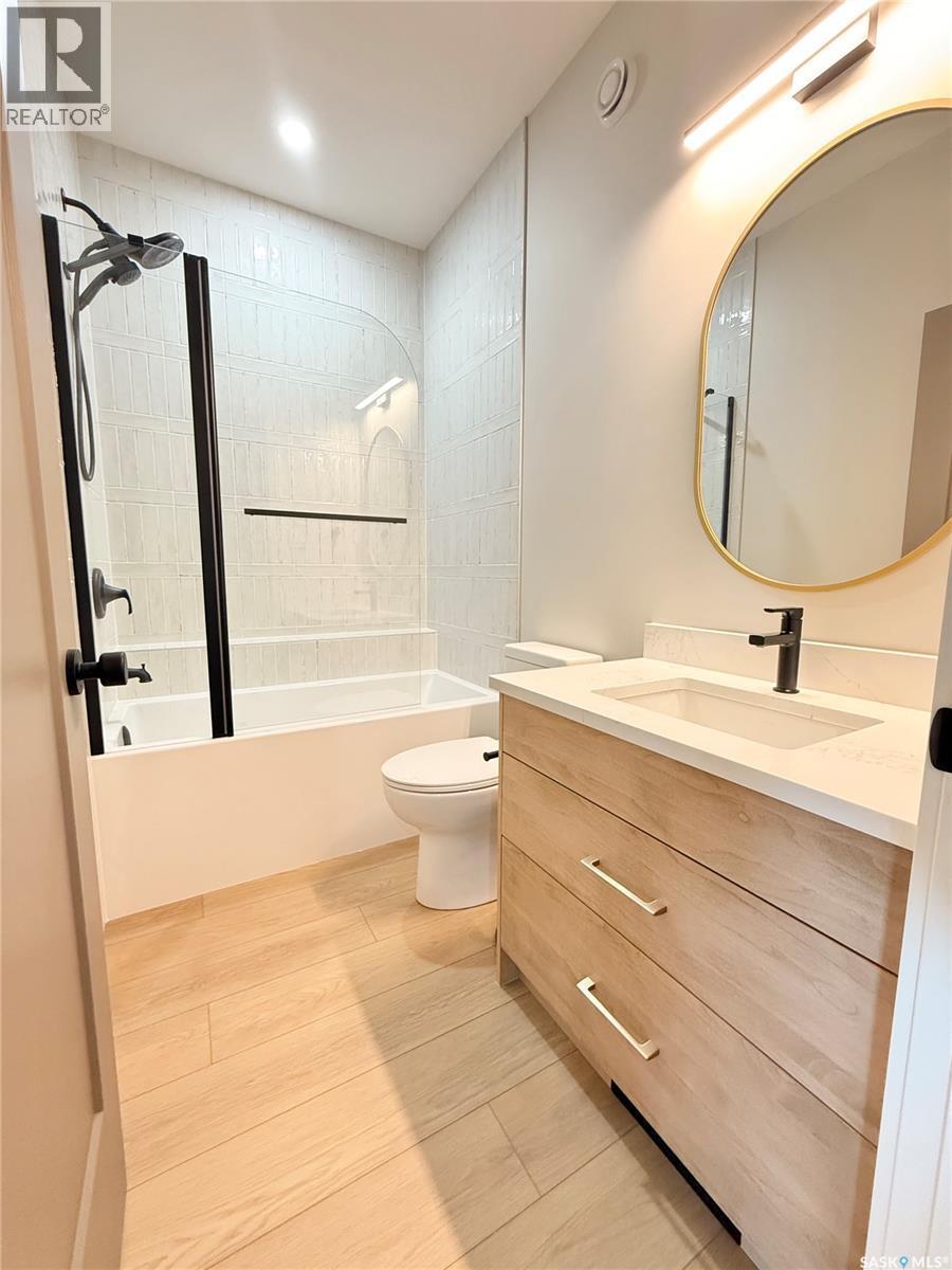 161 Delaet Drive, Weyburn, SK - Indoor Photo Showing Bathroom