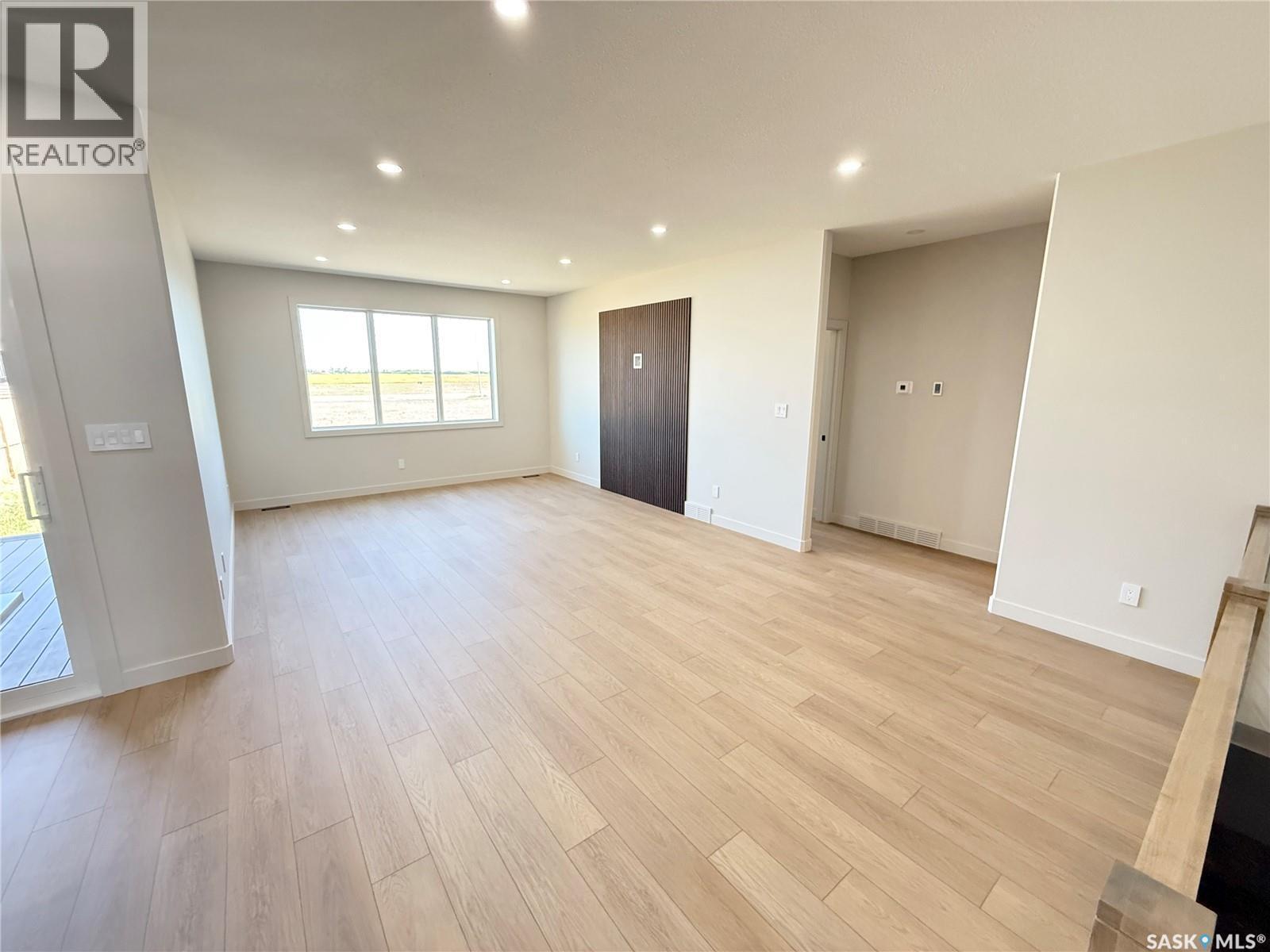 161 Delaet Drive, Weyburn, SK - Indoor Photo Showing Other Room