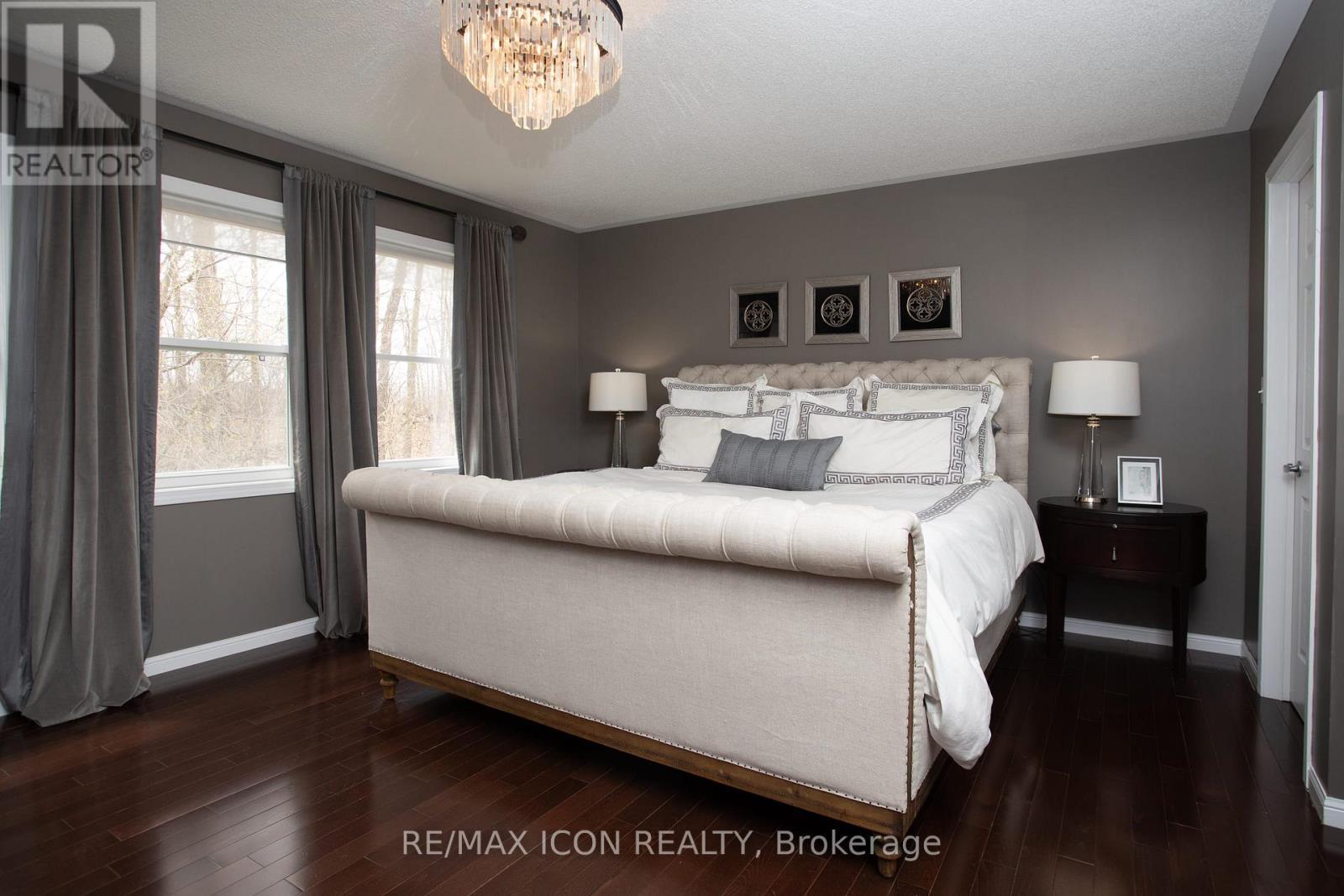103 Glazebrook Crescent, Cambridge, ON - Indoor Photo Showing Bedroom