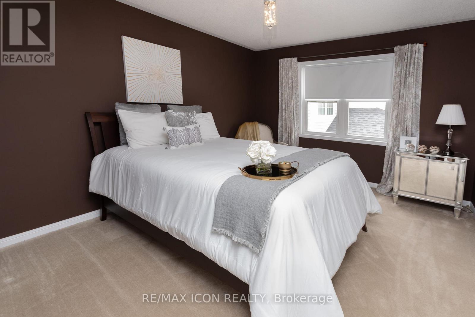 103 Glazebrook Crescent, Cambridge, ON - Indoor Photo Showing Bedroom