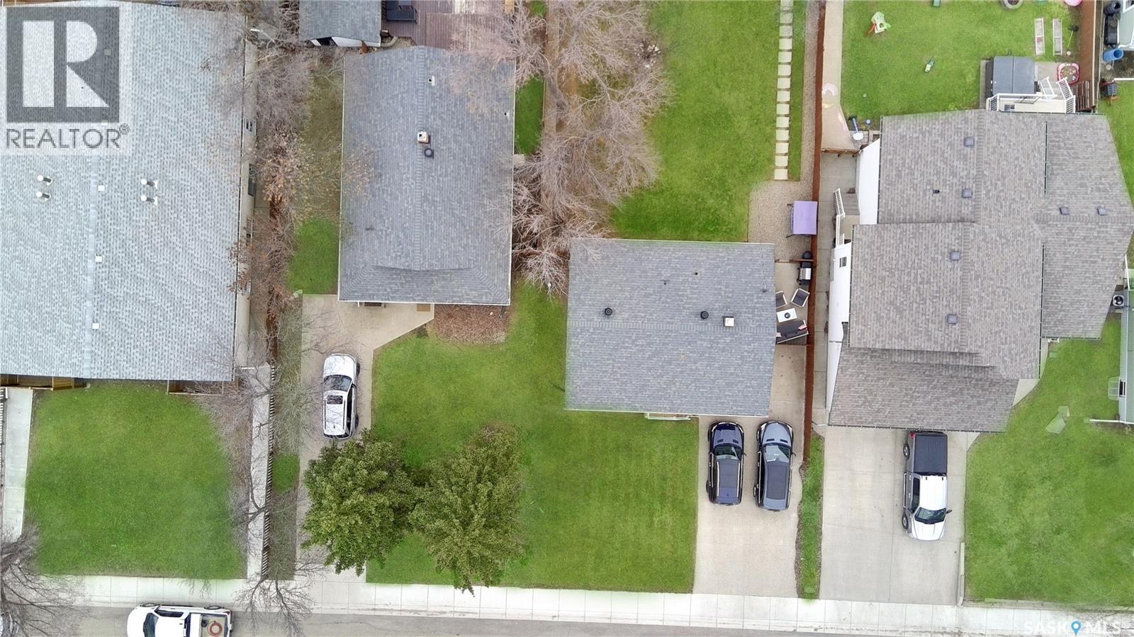 1128 Sidney Street E, Swift Current, SK - Outdoor