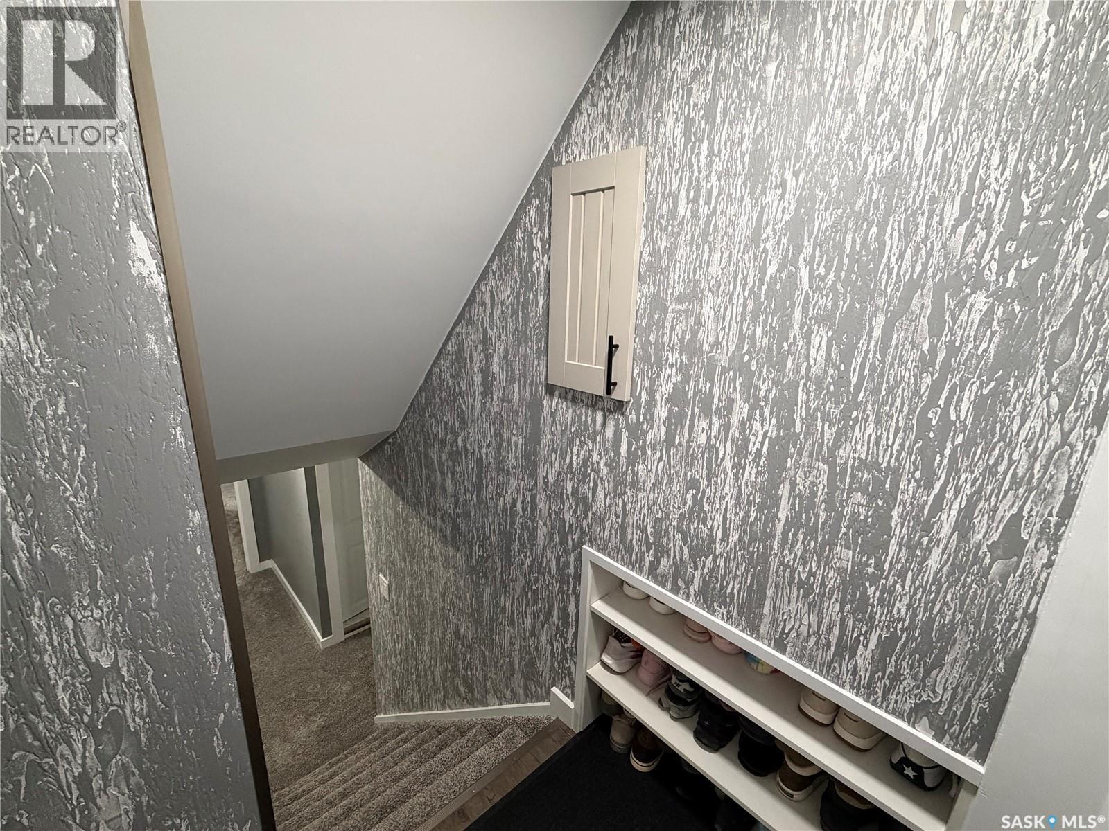 1128 Sidney Street E, Swift Current, SK - Indoor Photo Showing Other Room