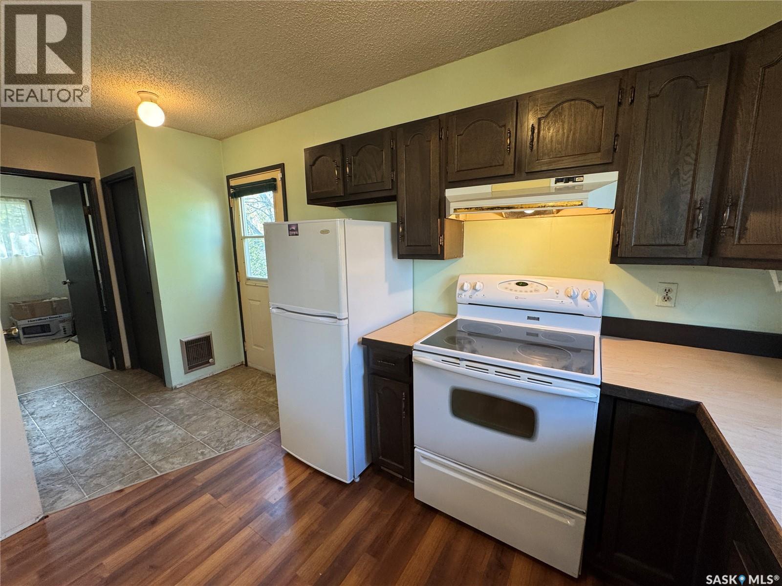 202 4Th Avenue, Landis, SK - Indoor Photo Showing Kitchen