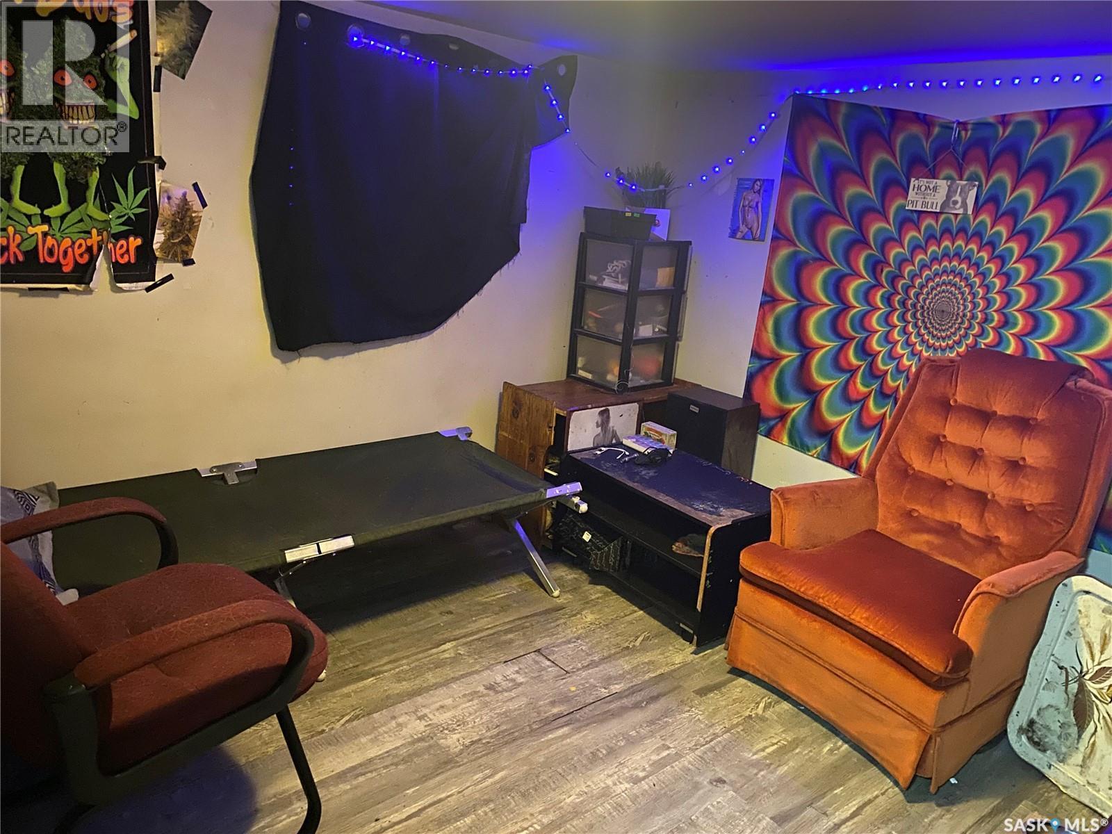 201 U Avenue S, Saskatoon, SK - Indoor Photo Showing Other Room