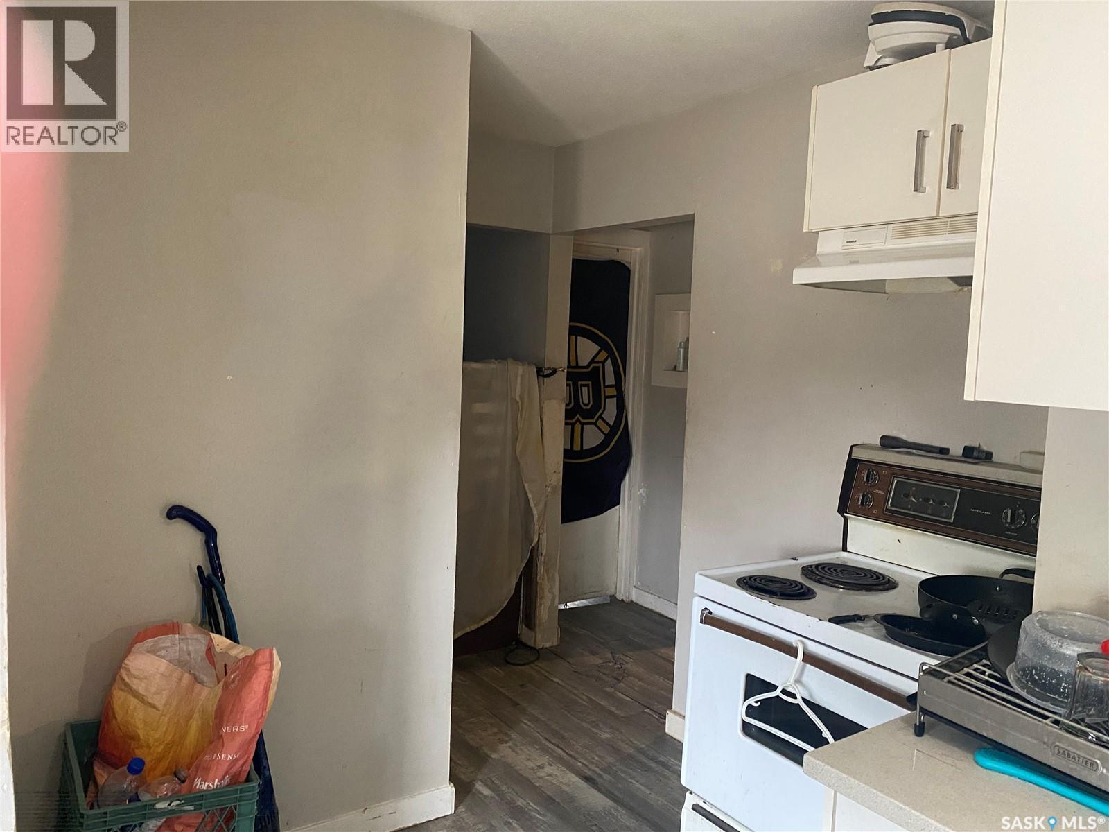 201 U Avenue S, Saskatoon, SK - Indoor Photo Showing Kitchen