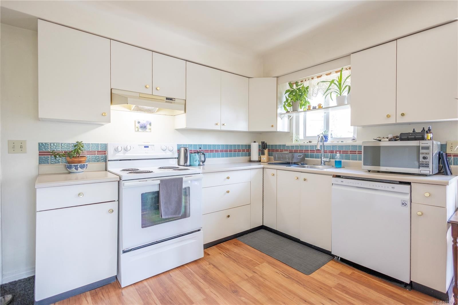 662/660 Rockingham Rd, Langford, BC