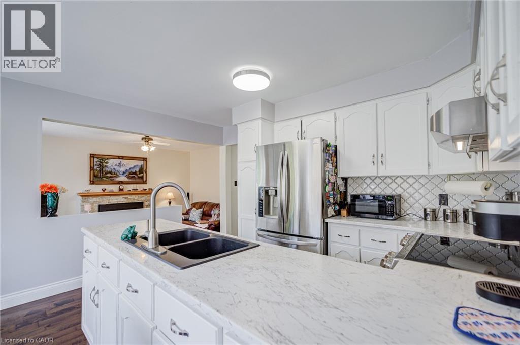 207 Stoke Drive, Kitchener, ON - Indoor Photo Showing Kitchen With Stainless Steel Kitchen With Double Sink