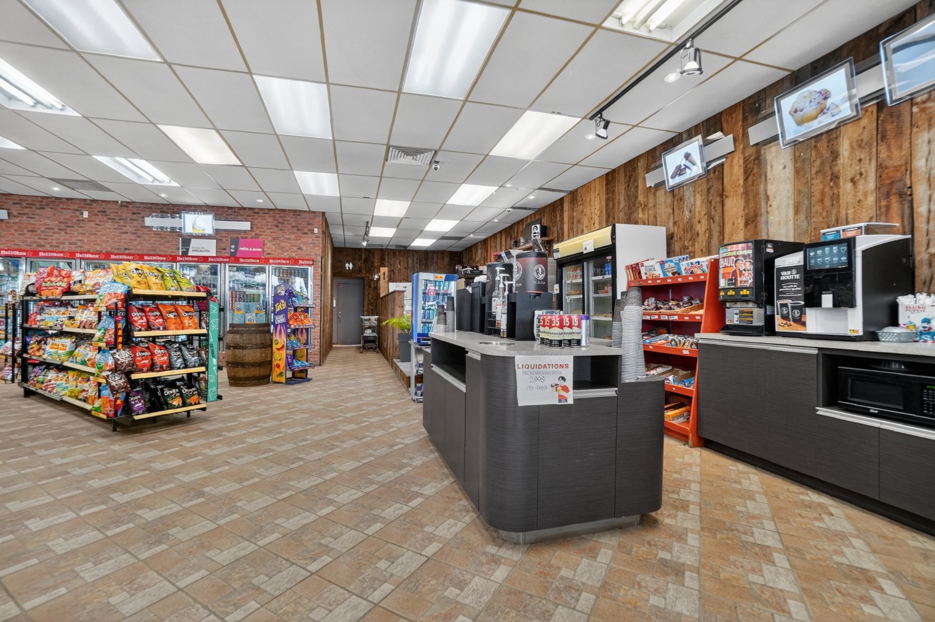 Commerce - 650 - 652 Rue De La Visitation, Saint-Charles-Borromée, QC - Indoor