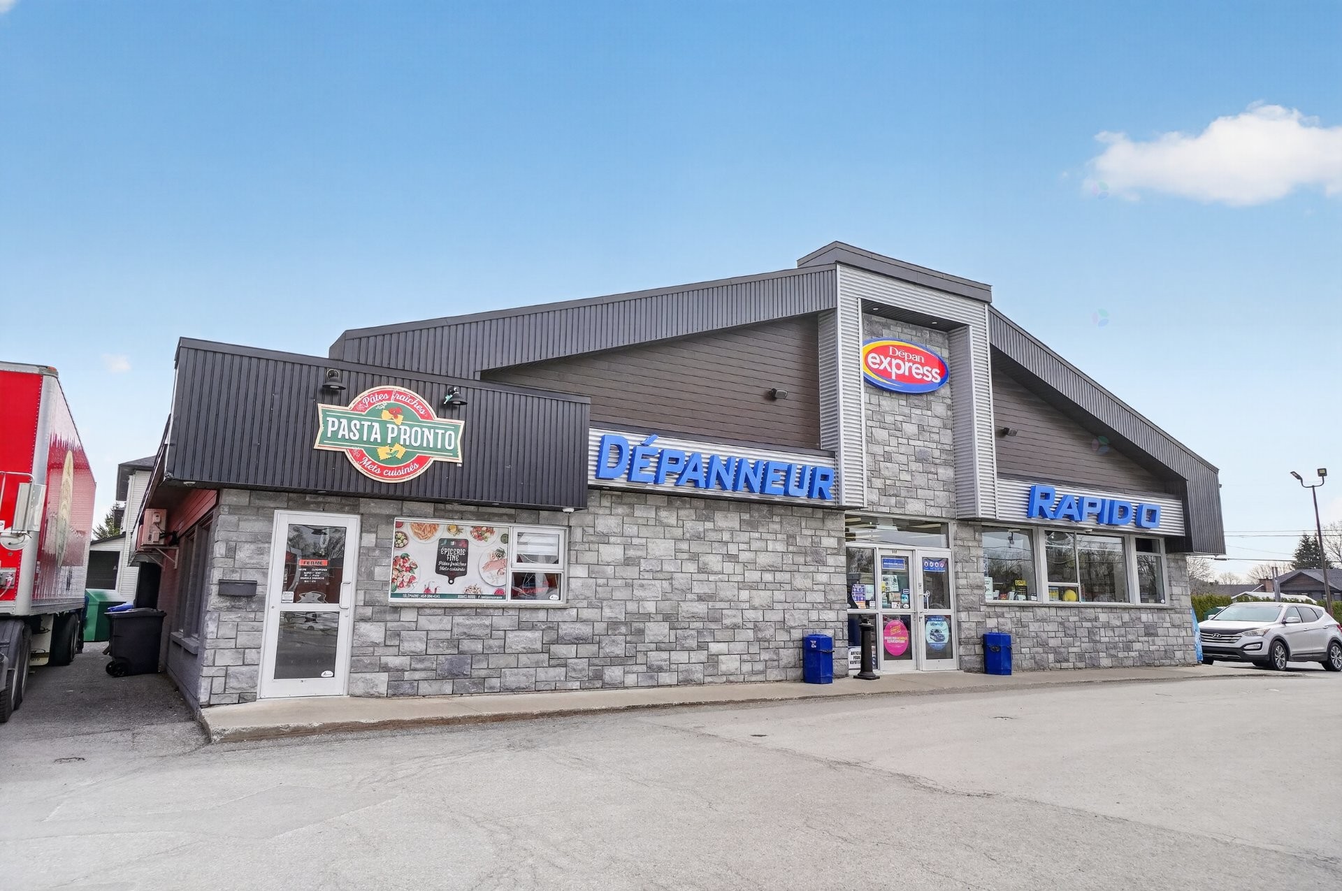 Front of Structure - 650 - 652 Rue De La Visitation, Saint-Charles-Borromée, QC - Outdoor