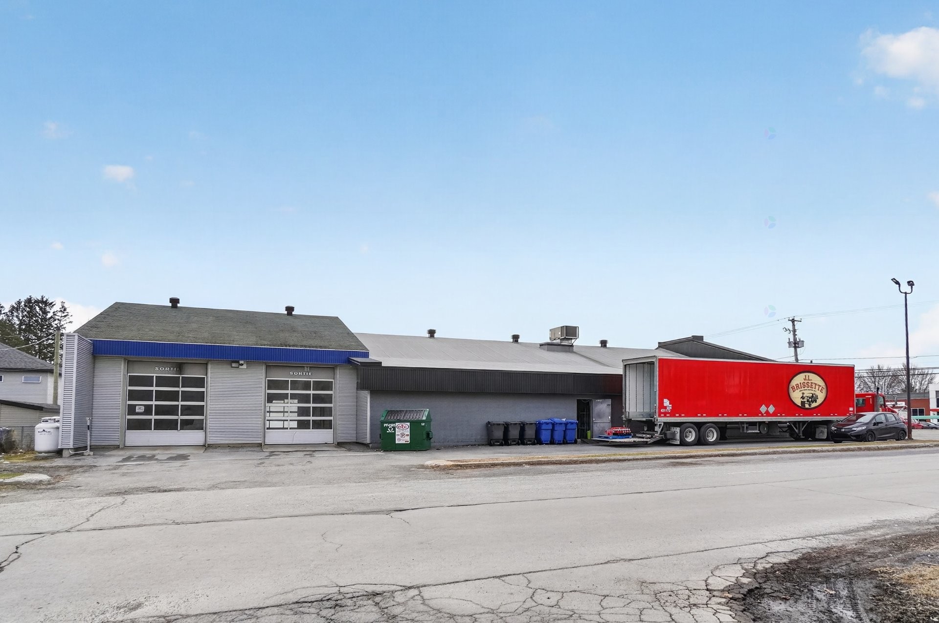 Parking - 650 - 652 Rue De La Visitation, Saint-Charles-Borromée, QC - Outdoor
