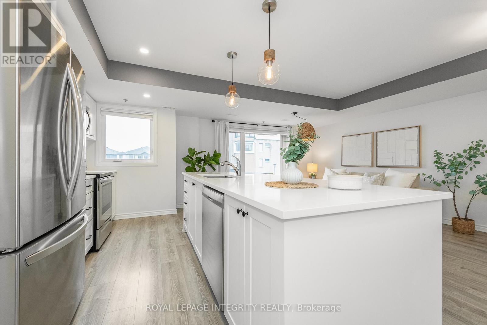 138 - 541 Takamose Private, Ottawa, ON - Indoor Photo Showing Kitchen With Upgraded Kitchen
